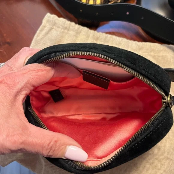 Gucci Marmont GG Black Velvet Belt Bag - Picture 3 of 3